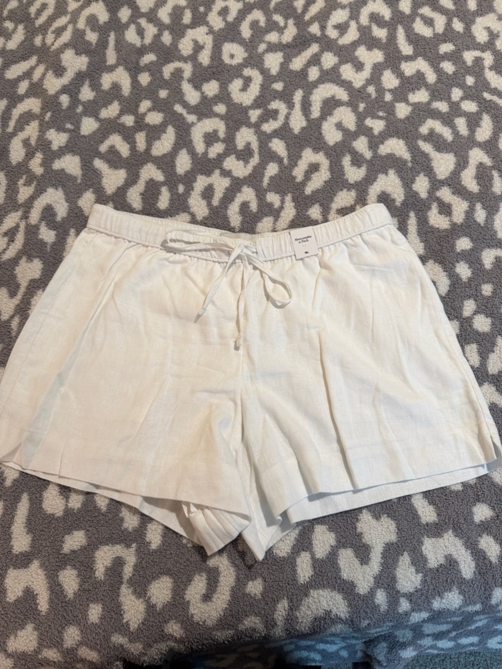 Abercrombie & Fitch White Linen-Blend Pull-On Shorts